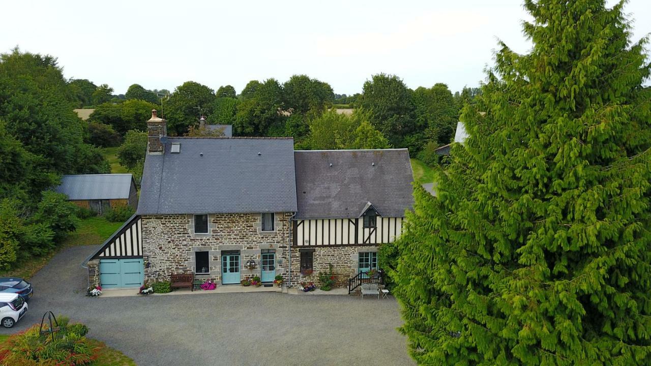 Maison Mai Or La Petite Maison Mai Or La Petite Grange Or All Three La Chapelle-Urée Exterior foto